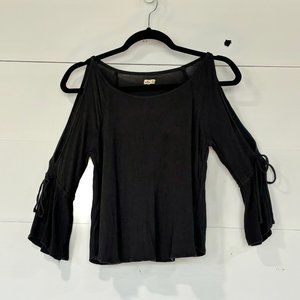 Hollister Gauze Cut Out Sleeve Top